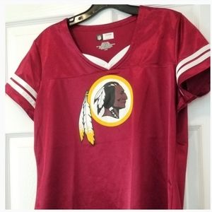 Redskins top.  ( New)